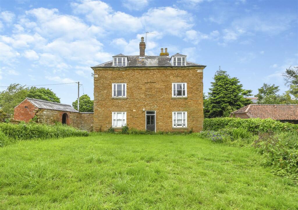 5 bedroom character property for sale in Eastwell Road, Scalford