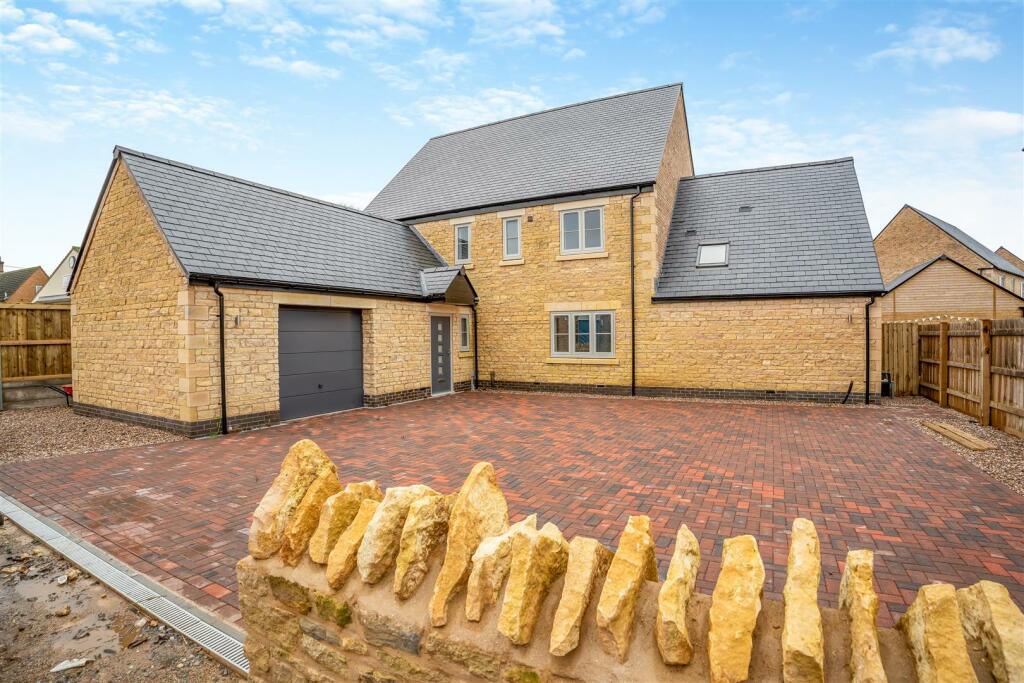 5 bedroom detached house for sale in Kirby Road, Gretton