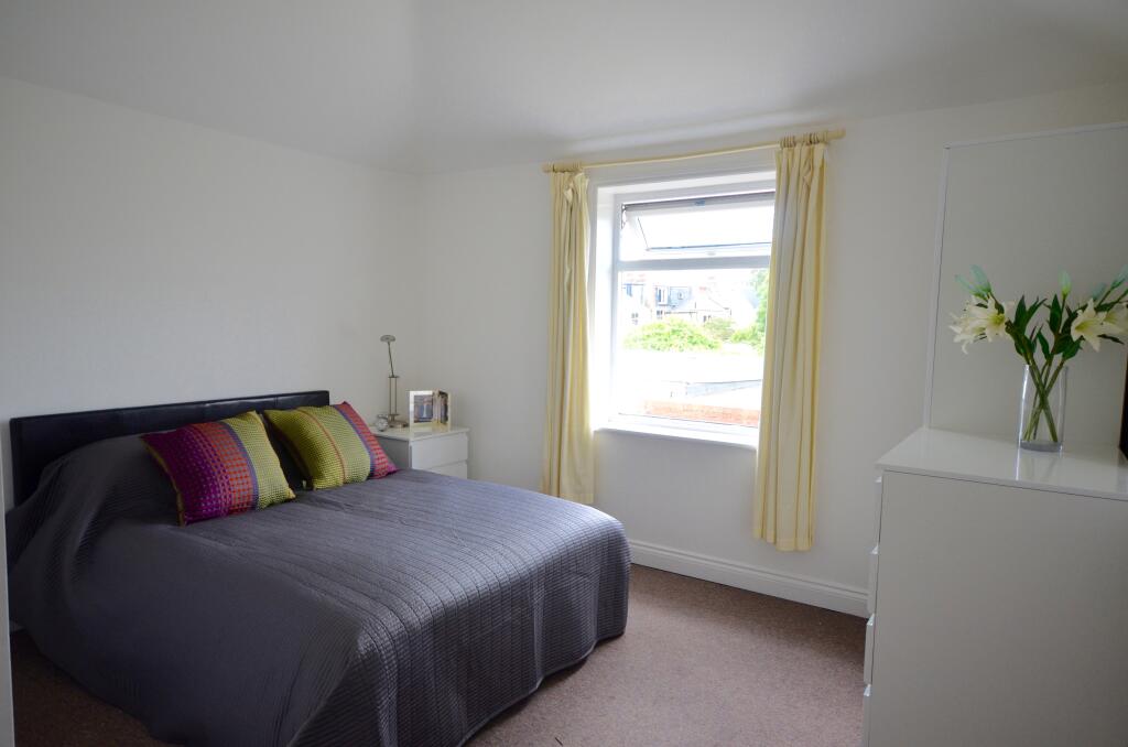 Main image of property: Room 6, 51 Elizabeth Way, Cambridge, CB4 1UY