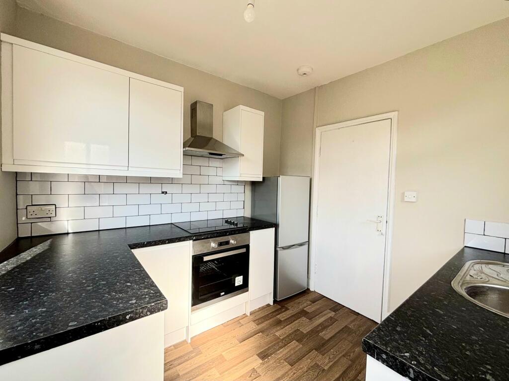 Main image of property: 57 Elizabeth Way, Cambridge, CB4 1DB