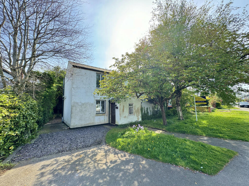 3 bedroom detached house for sale in Cop Lane, Penwortham, PR1