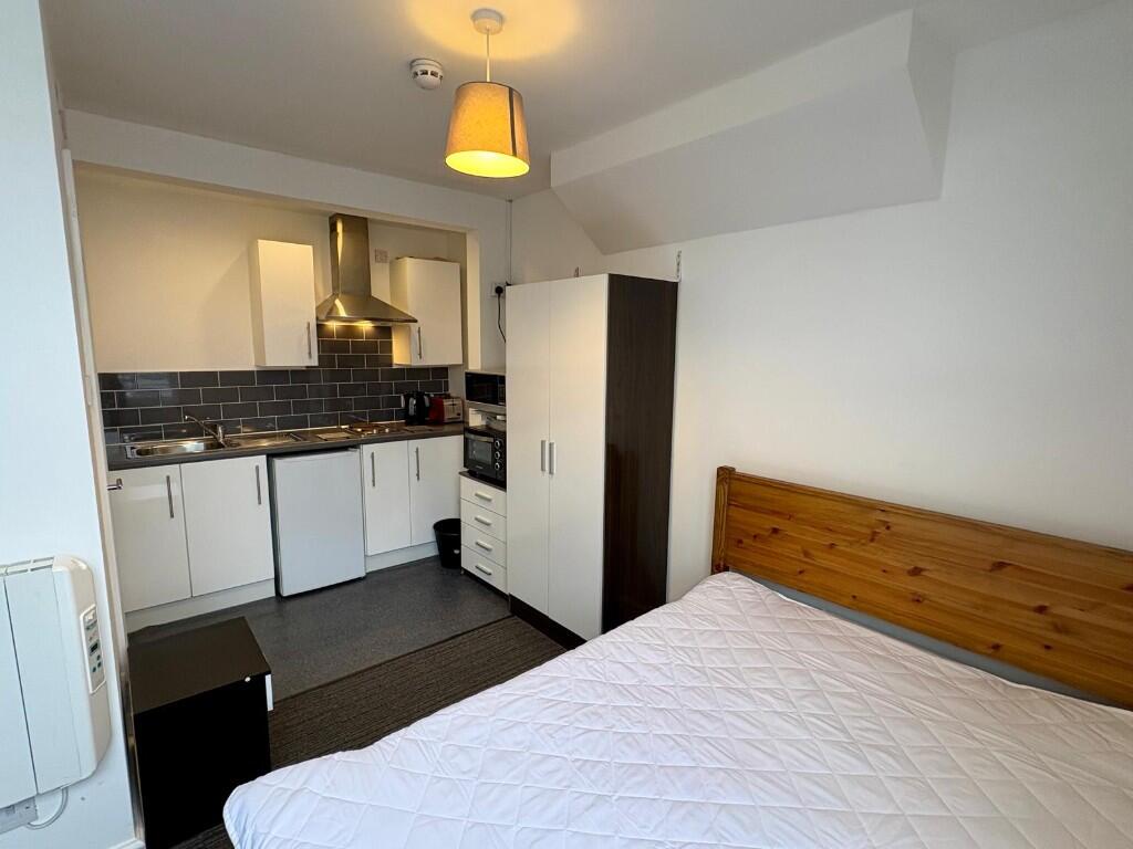 Main image of property: 82-86 London Road, Coventry, West Midlands, CV1