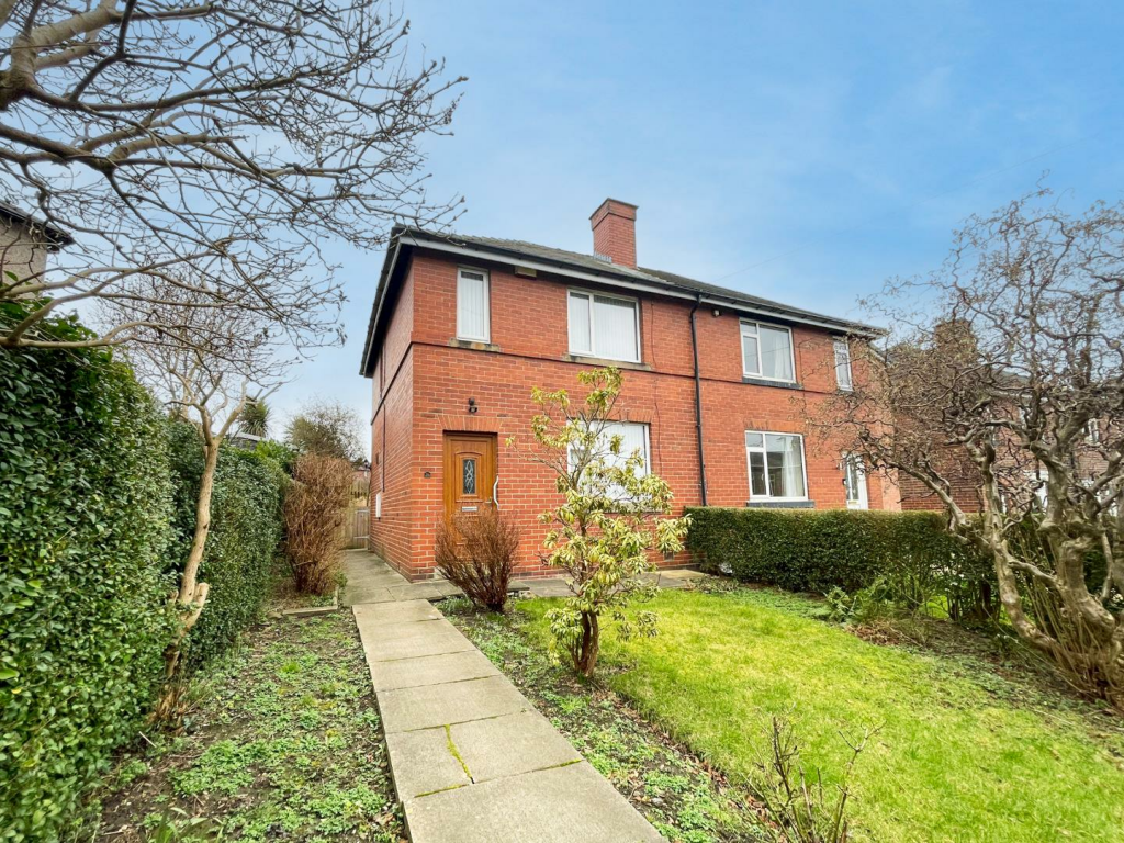3 bedroom semidetached house for sale in Moor End Lane, Dewsbury, WF13