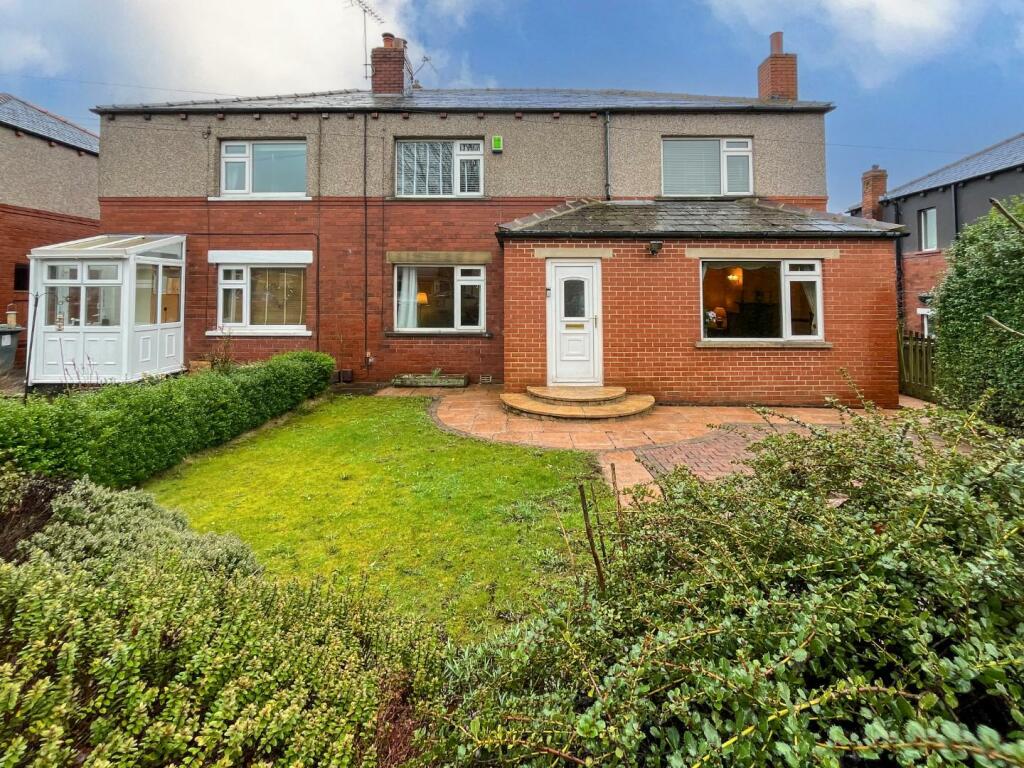 4 bedroom semidetached house for sale in Highmoor Lane, Cleckheaton, BD19