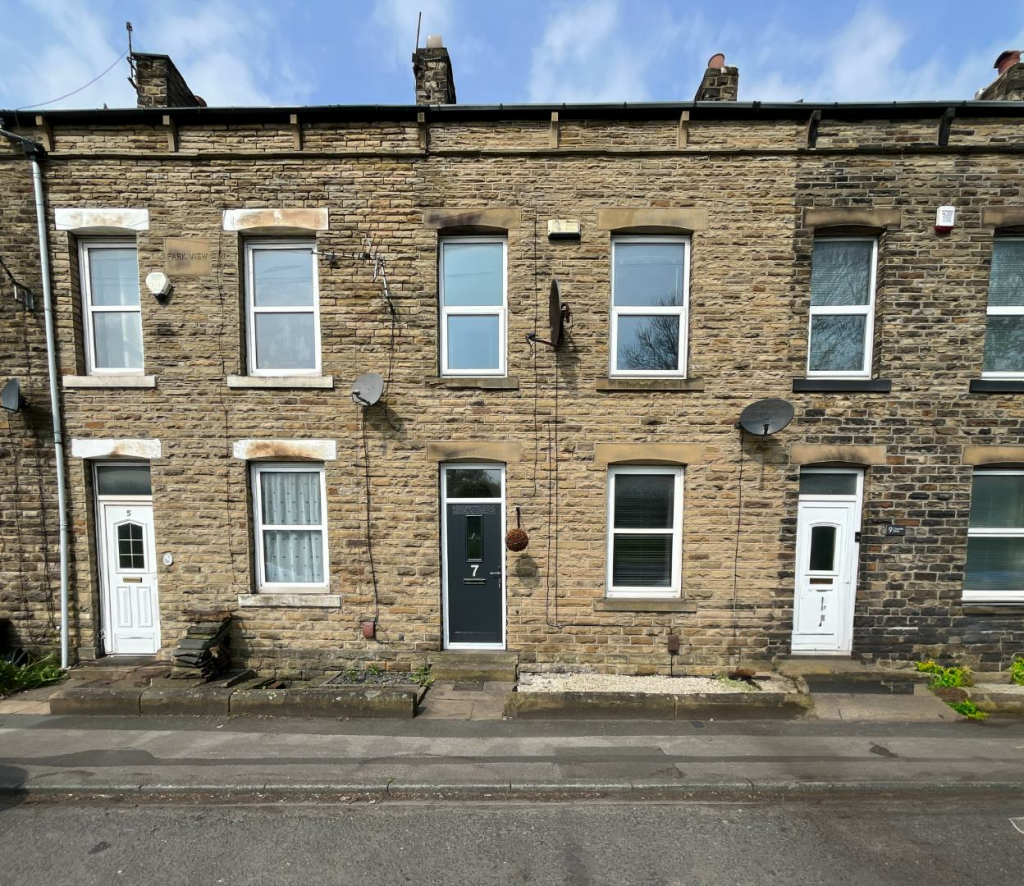 2 bedroom terraced house for sale in Staincliffe Road, Dewsbury, WF13