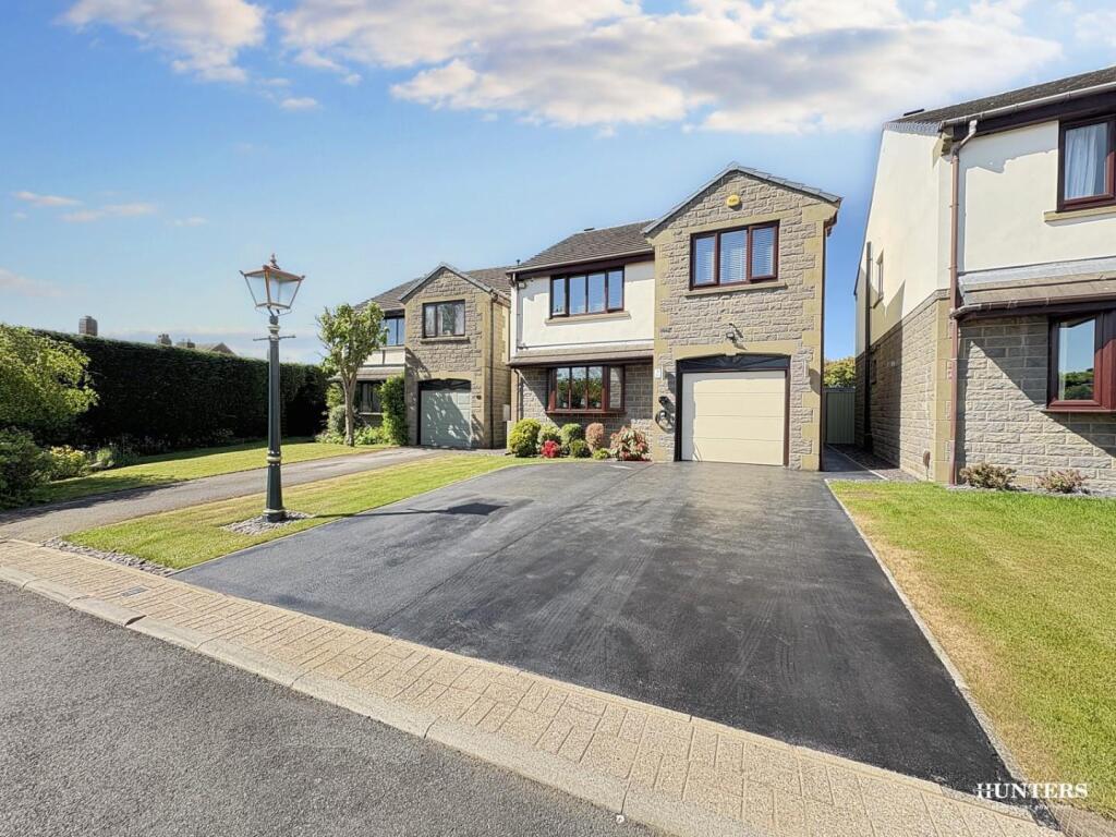 Main image of property: Dray View, Dewsbury