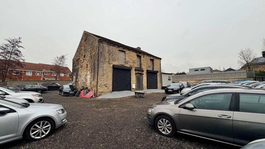 Main image of property: Heckmondwike Road, Dewsbury