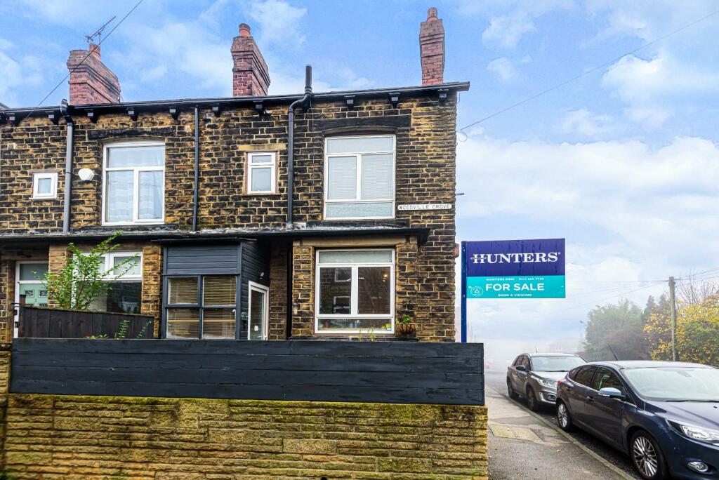 4 bedroom end of terrace house for sale in Woodville Grove, Horsforth, LS18