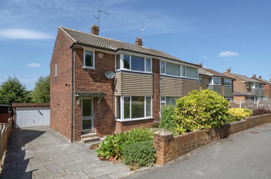 Main image of property: Moseley Wood Gardens, Cookridge, LS16