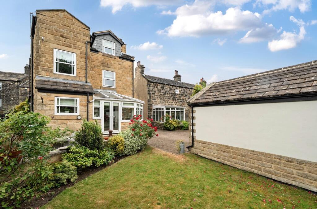 Main image of property: Back Lane, Horsforth, LS18