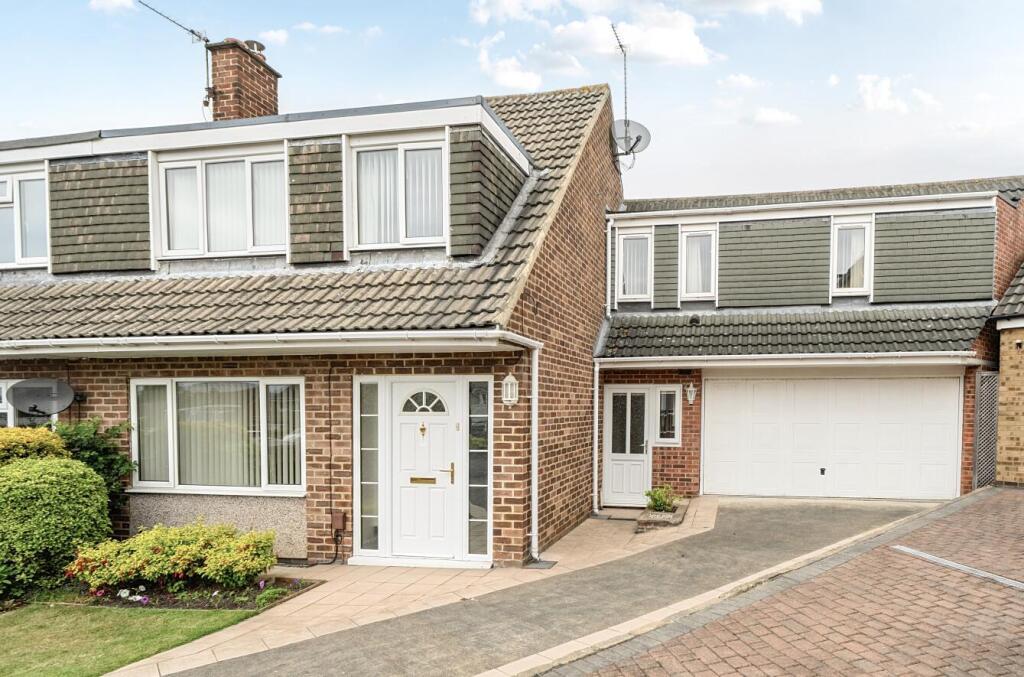Main image of property: Hall Park Garth, Horsforth, LS18