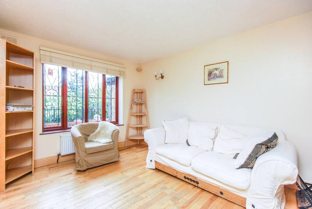 Main image of property: Discovery Walk, Wapping, London, E1W