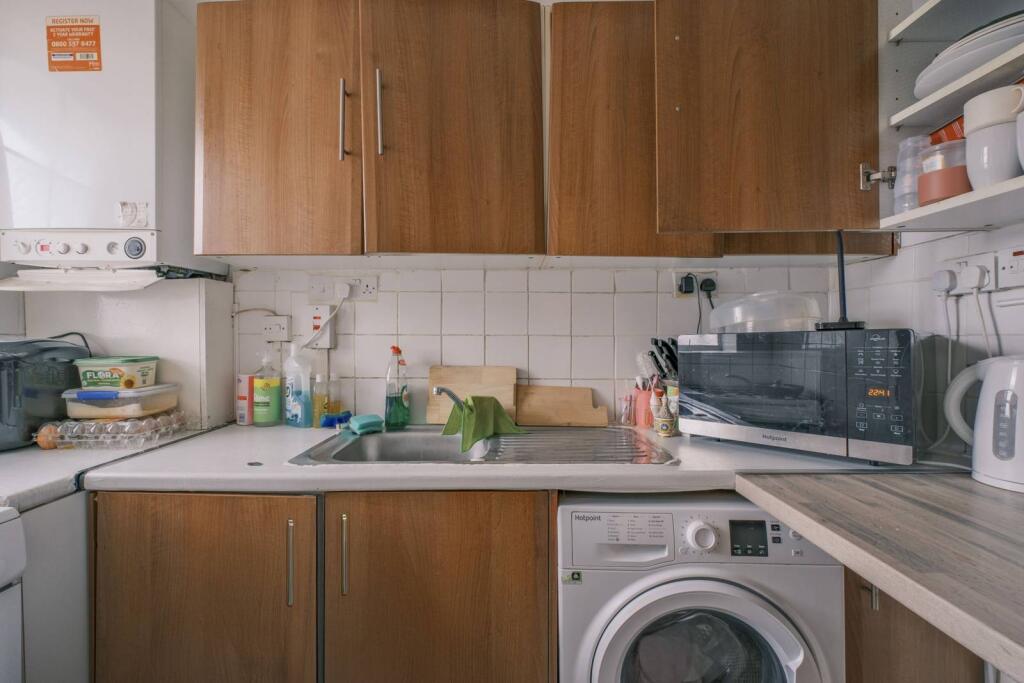 Main image of property: Betts Street, Shadwell, London, E1