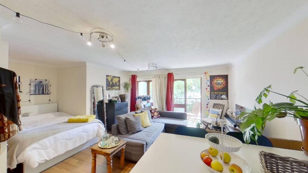 Main image of property: Fletcher Street, Tower Hamlets, London, E1