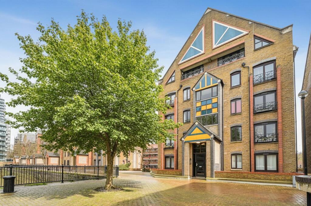 Main image of property: Discovery Walk, Wapping, London, E1W