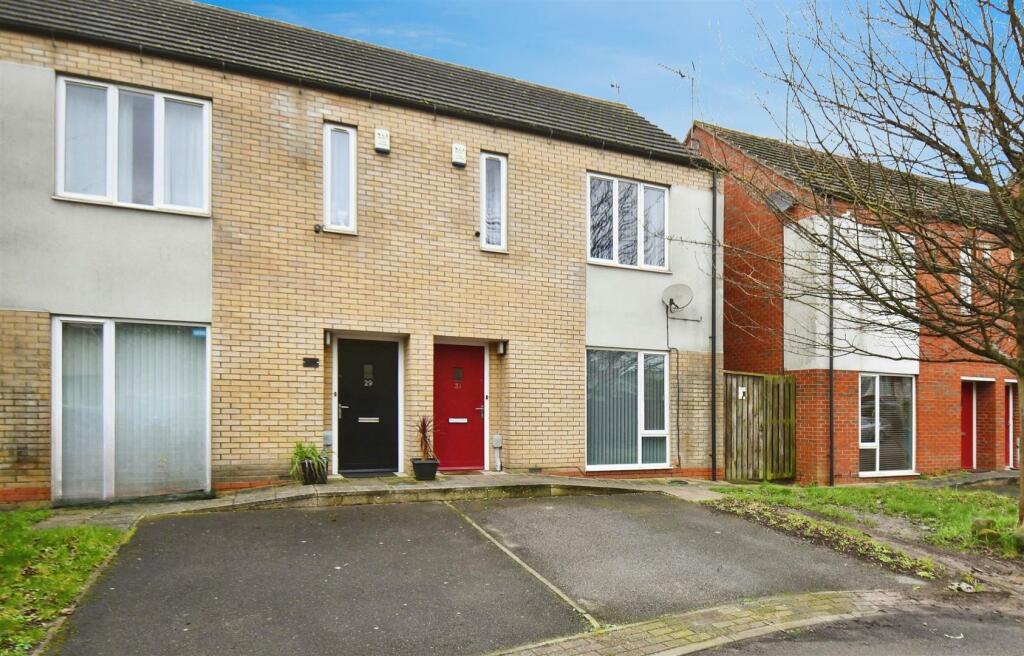 2 bedroom semidetached house for sale in Ellerby Grove, Preston Road, Hull, HU9