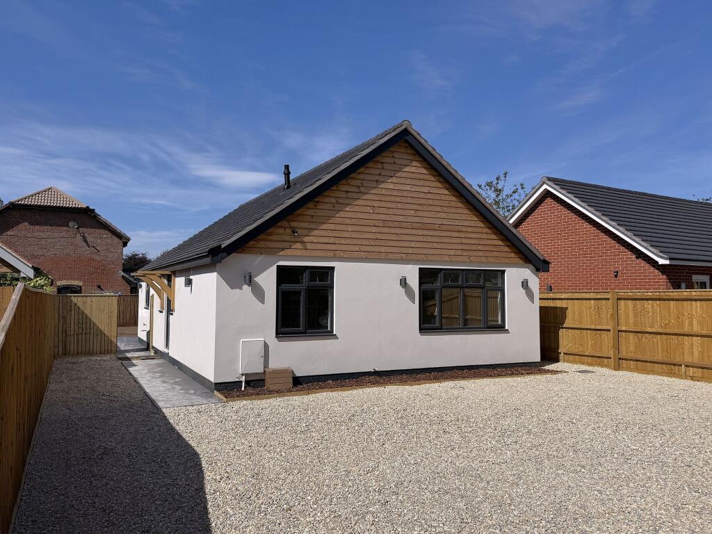 Main image of property: West Common, Langley, SO45