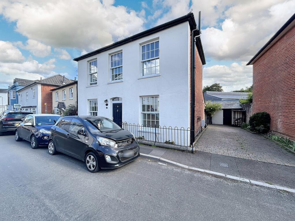 Main image of property: South Street, Hythe, SO45