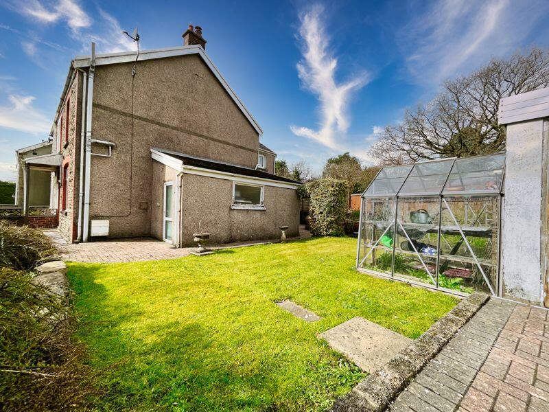 3 bedroom semidetached house for sale in Llwyn Celyn, Bryncethin