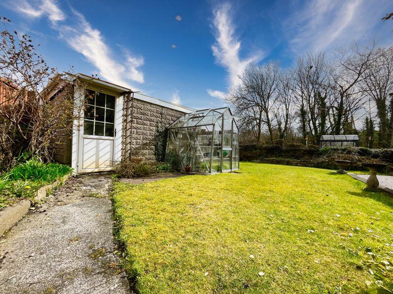 3 bedroom semidetached house for sale in Llwyn Celyn, Bryncethin