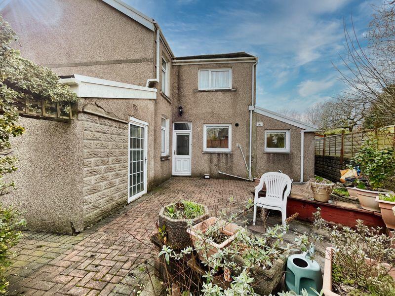 3 bedroom semidetached house for sale in Llwyn Celyn, Bryncethin