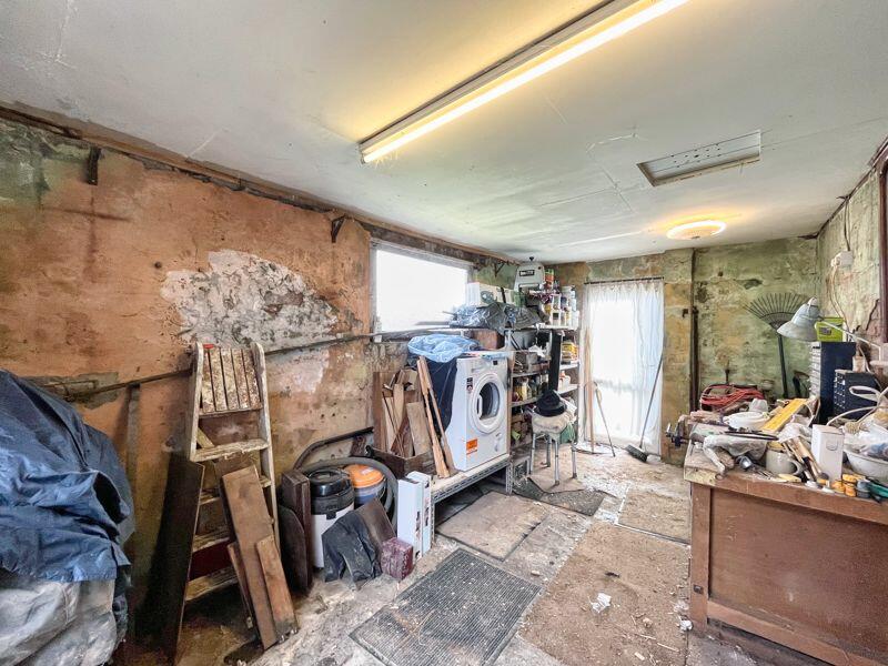 3 bedroom semidetached house for sale in Llwyn Celyn, Bryncethin