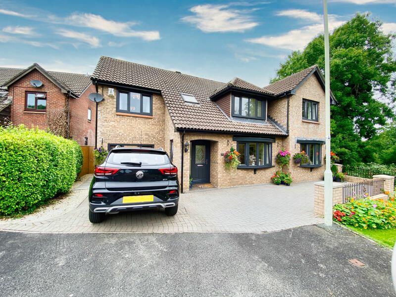 5 bedroom detached house for sale in 19 St. Michaels Way, Brackla