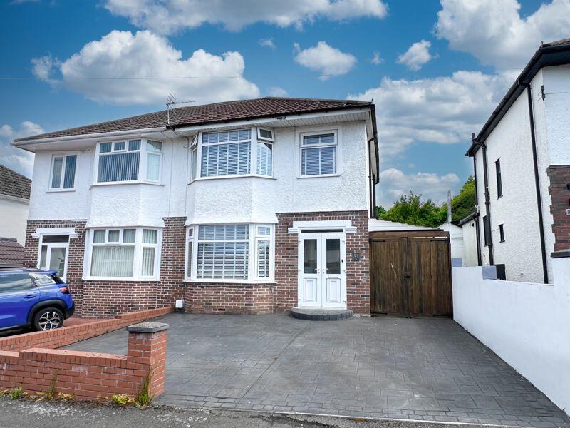 3 bedroom semidetached house for sale in 31 Mount Earl, Bridgend, CF31