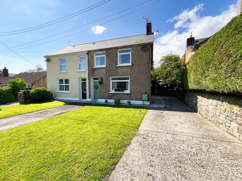 4 bedroom semidetached house for sale in Llwynhelig, Bryncethin