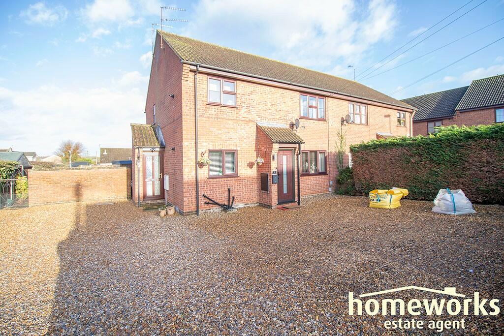 2 bedroom ground floor flat for sale in Warren Place, Dereham, Norfolk