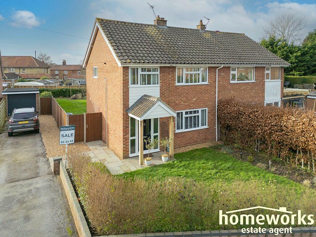 3 bedroom semidetached house for sale in William Cowper Close, Dereham