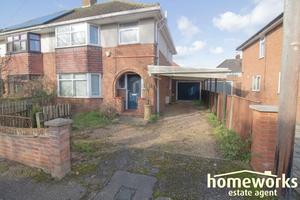 3 bedroom semidetached house for sale in Swanton Grove, Dereham