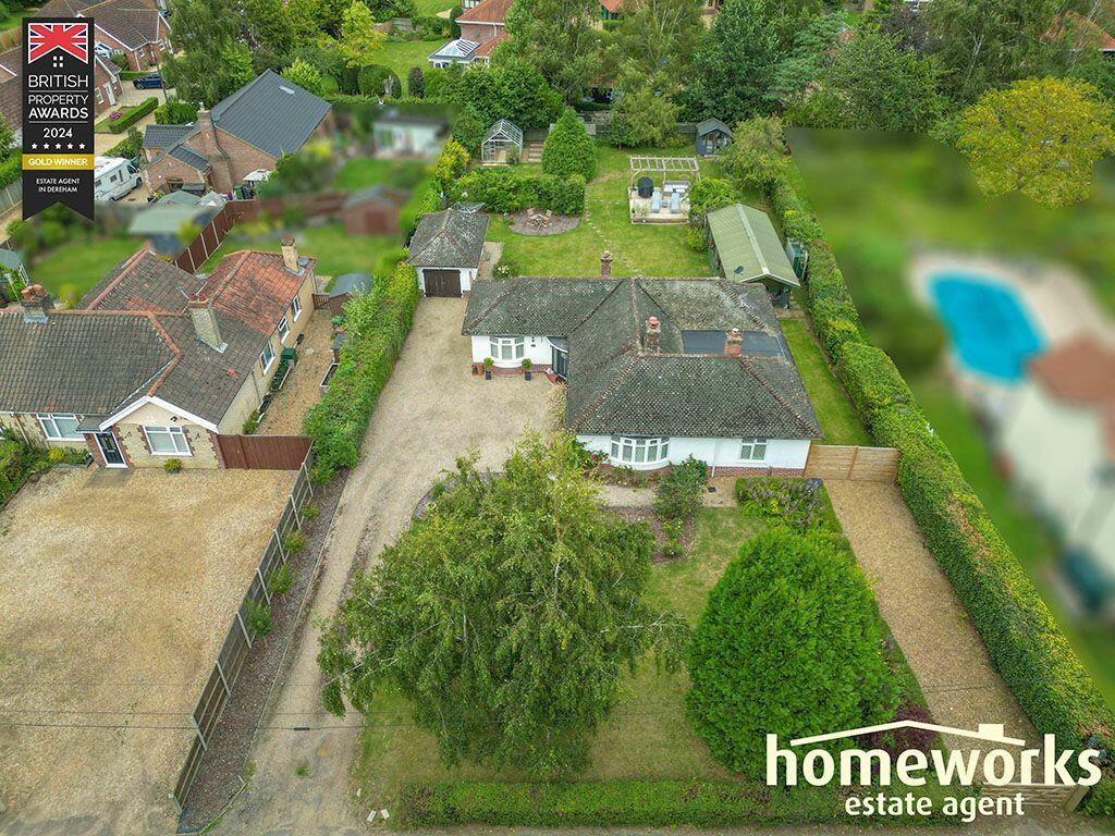 3 bedroom detached bungalow for sale in Dereham Road, Mattishall