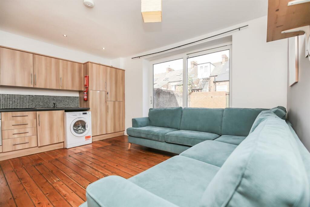 5 bedroom terraced house for rent in (£125pppw) Warwick Street, Heaton, NE6