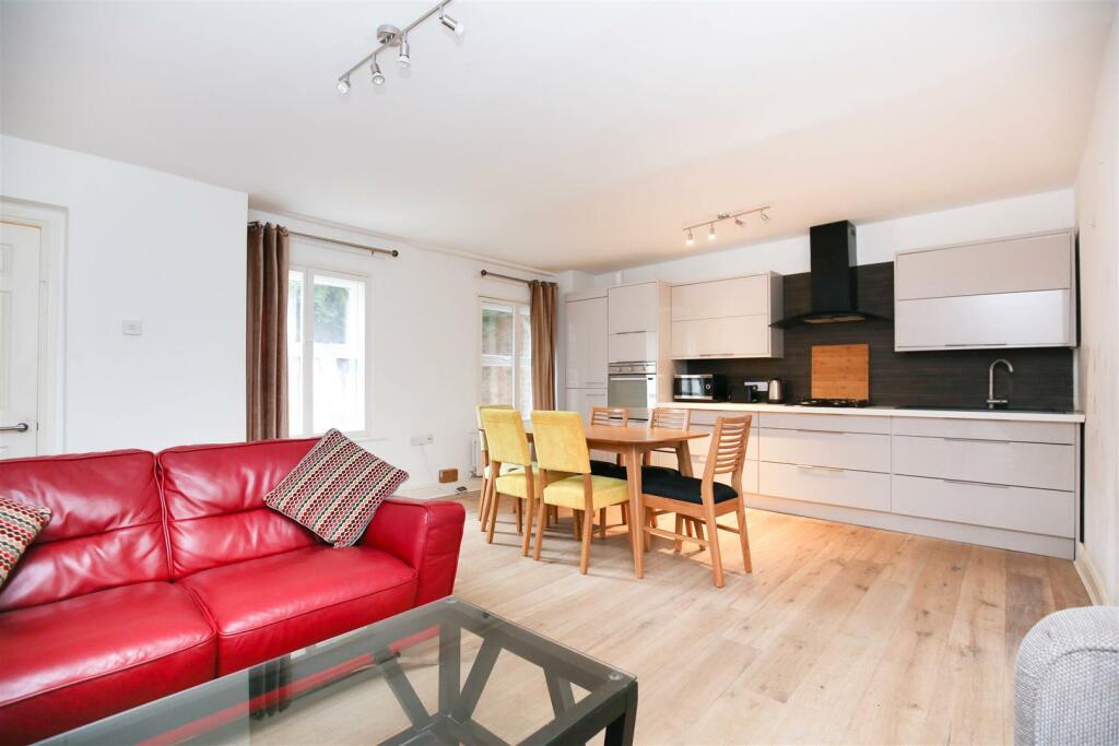 3 bedroom apartment for rent in (£110pppw) Westgate Road, City Centre, NE4