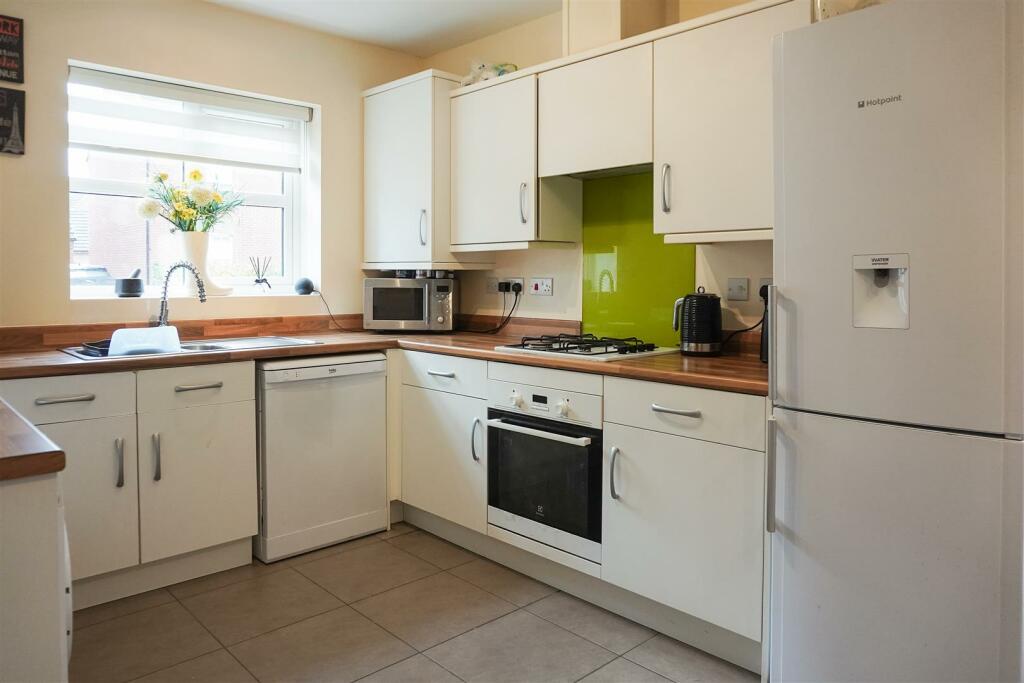 Additional property image - Macaulay Road, Bishops Itchington, Southam