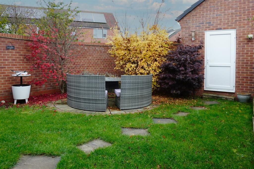 Additional property image - Macaulay Road, Bishops Itchington, Southam