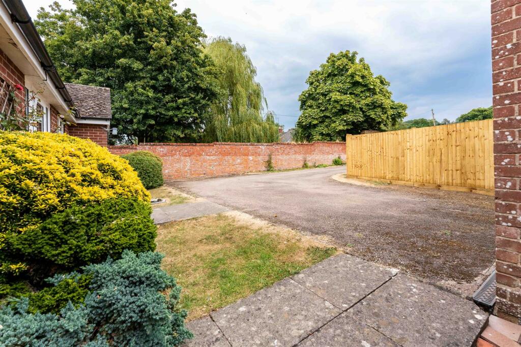 Additional property image - Glebelands, Vicarage Lane, Priors Marston