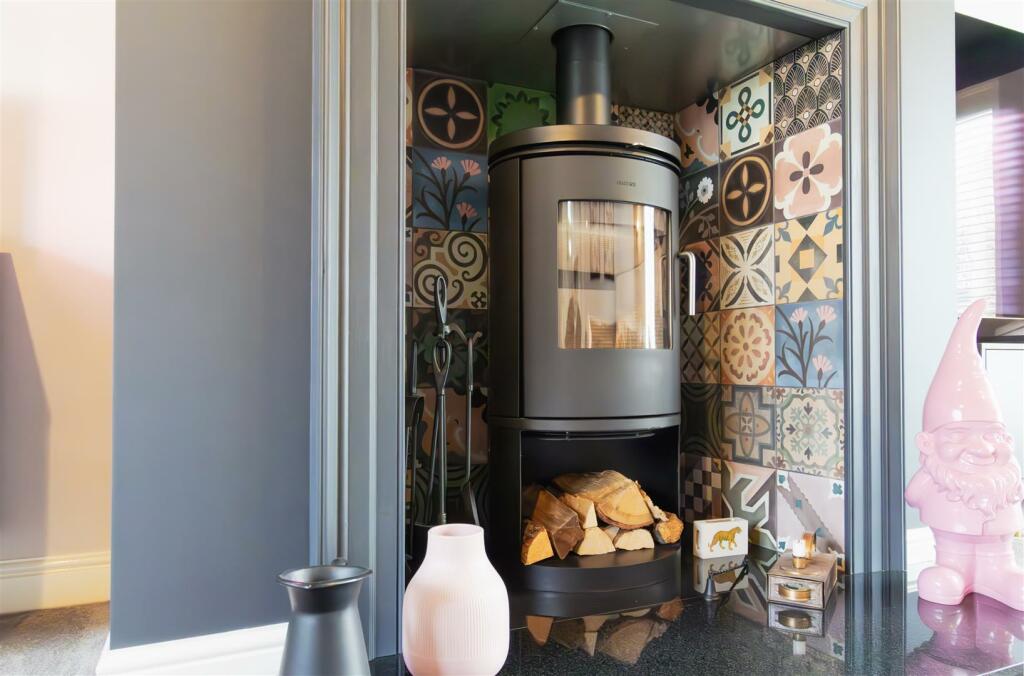 Additional property image - Long Hassocks, Rugby