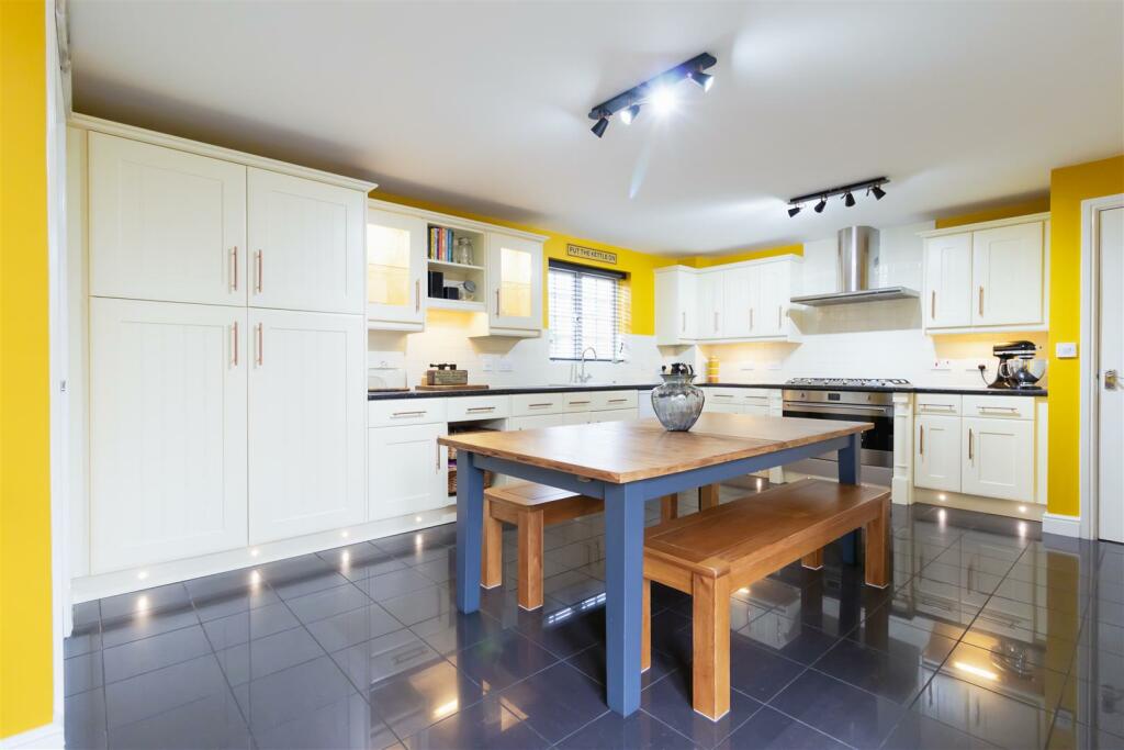 Additional property image - Long Hassocks, Rugby