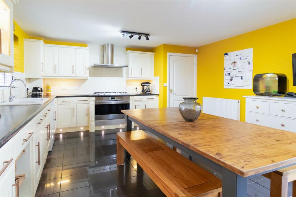 Additional property image - Long Hassocks, Rugby