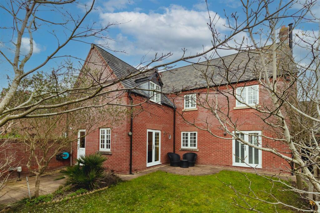 Additional property image - Long Hassocks, Rugby