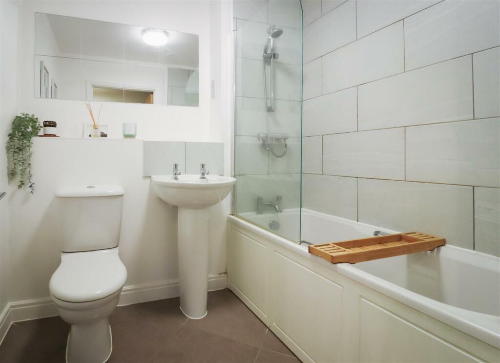 Additional property image - Manders Croft, Southam