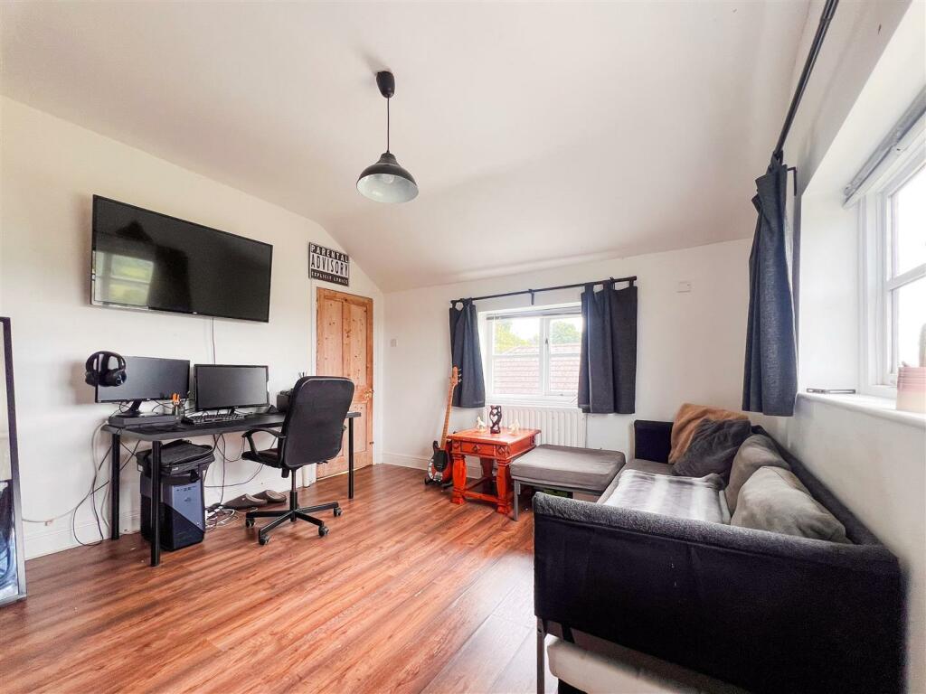 Additional property image - The Poplars, Napton, Southam