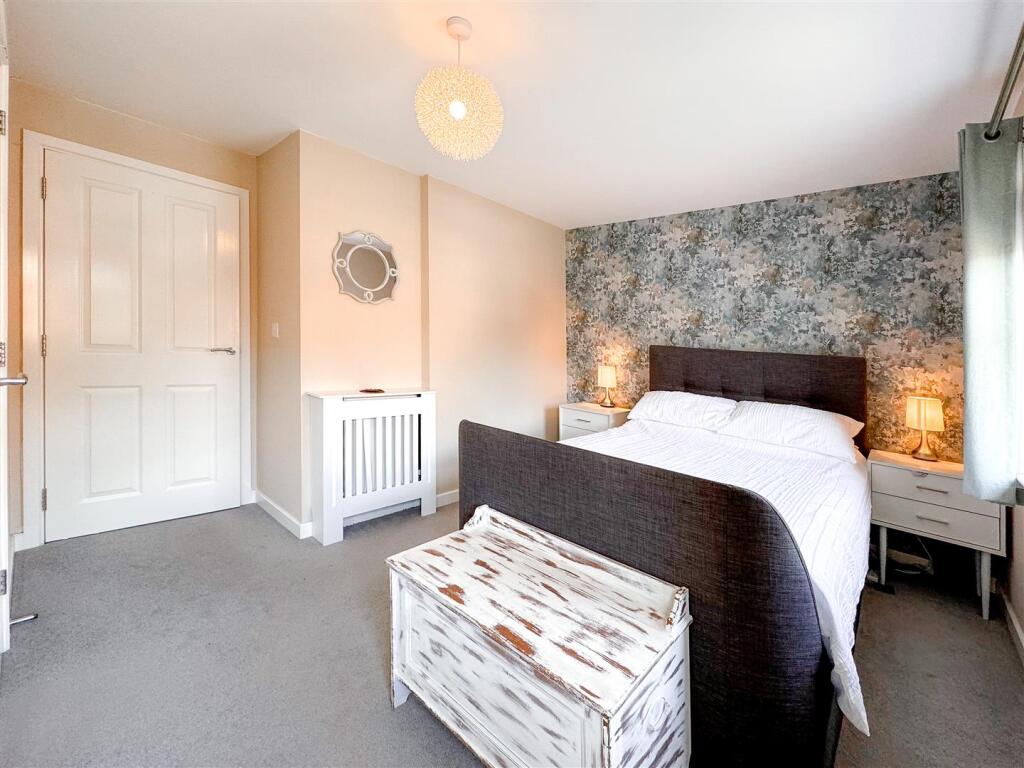 Additional property image - Meadow Drive, Long Itchington, Southam