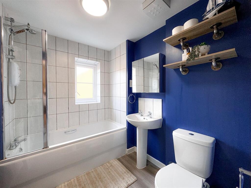 Additional property image - Meadow Drive, Long Itchington, Southam