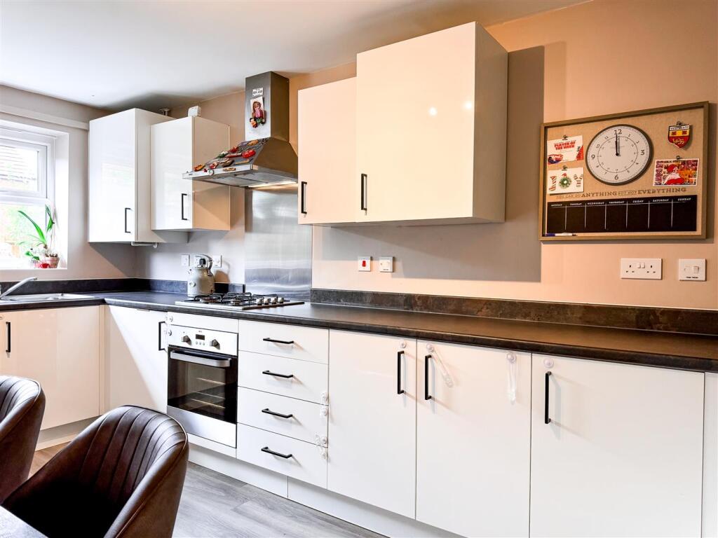 Additional property image - Meadow Drive, Long Itchington, Southam