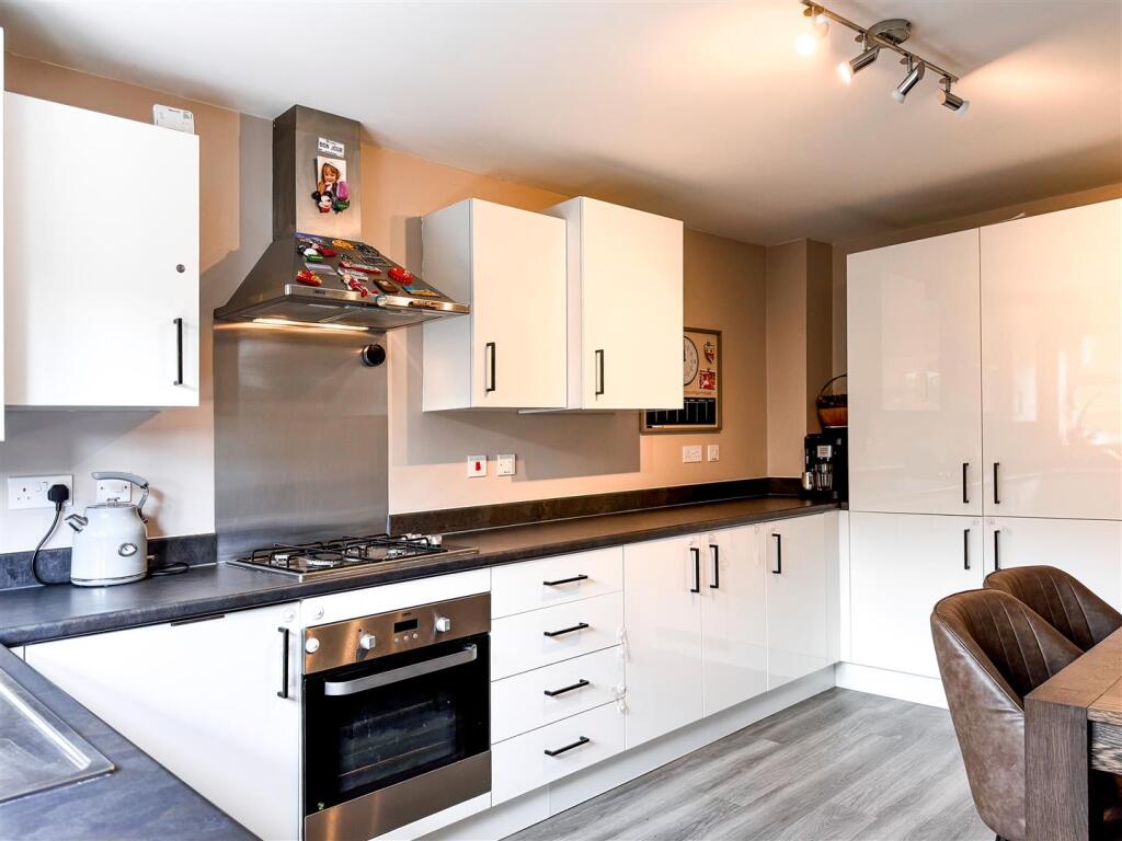 Additional property image - Meadow Drive, Long Itchington, Southam