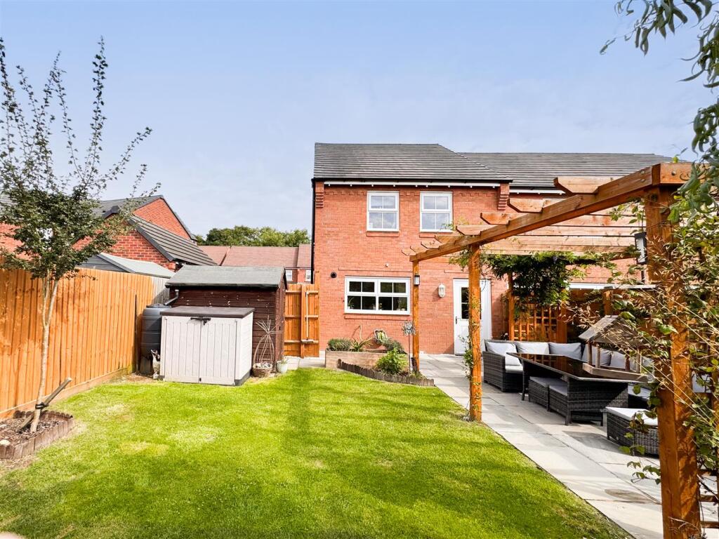 Additional property image - Meadow Drive, Long Itchington, Southam