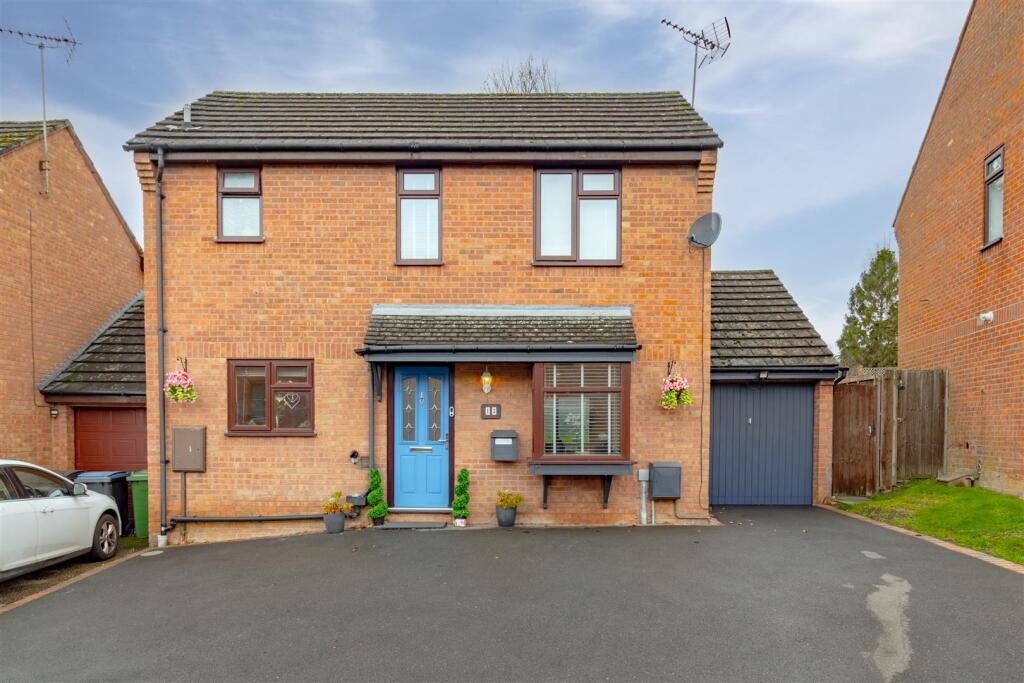 Main image of property: Butchers close, Bishop's Itchington